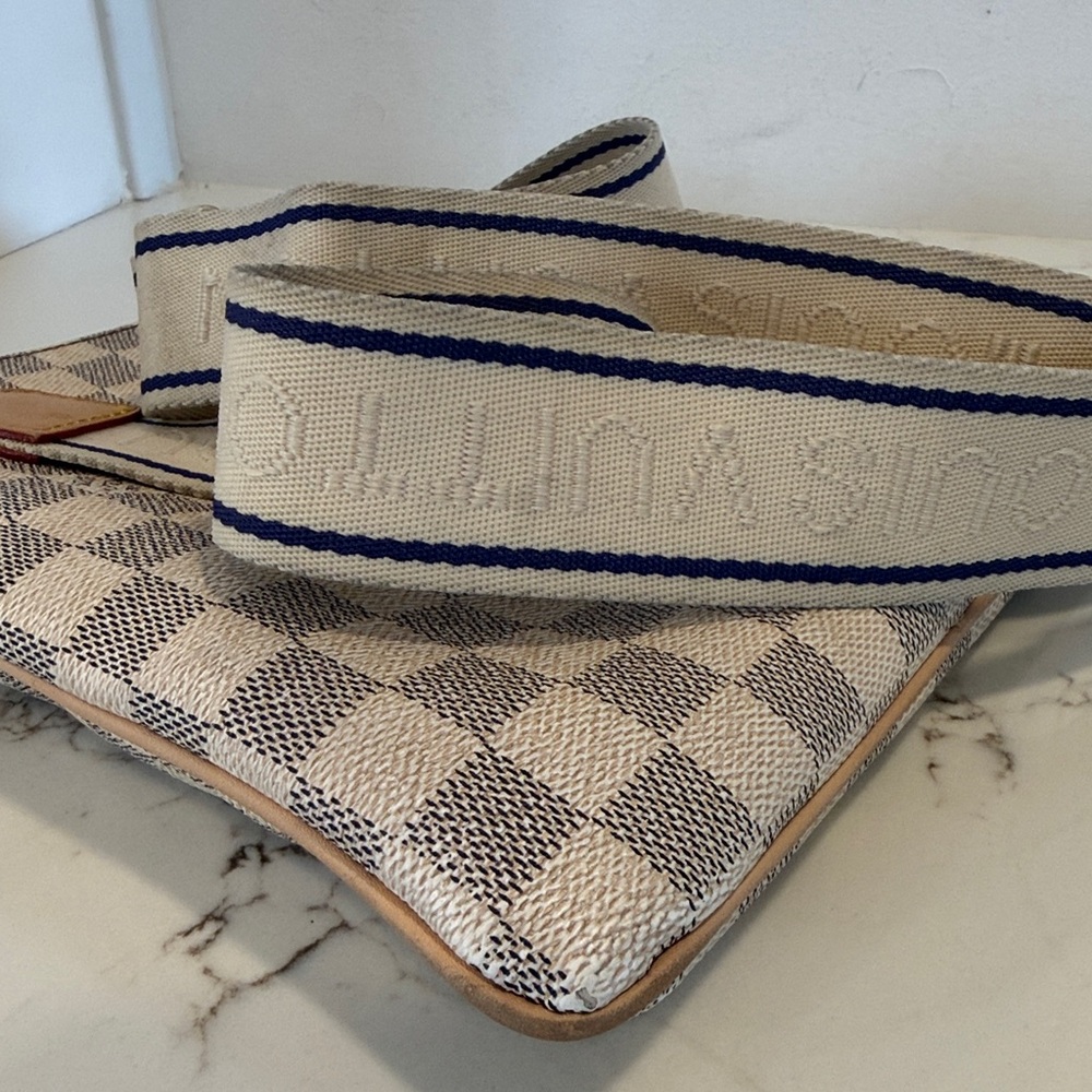 Louis Vuitton Crossbody - Picture 8 of 10